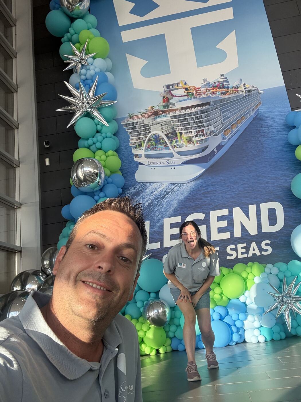 Balloon Man Spain founders at Legend of the Seas launch backdrop